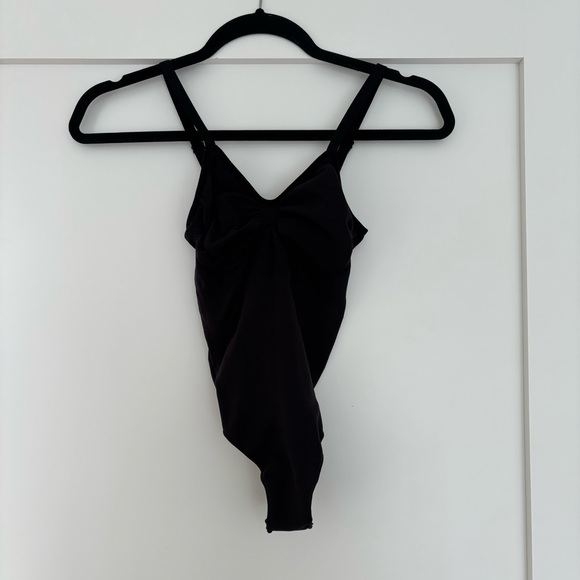 Skims seamless sculpt thong bodysuit - Picture 7 of 8